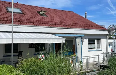 Spacious Semi-Detached House with Annexe in Eningen